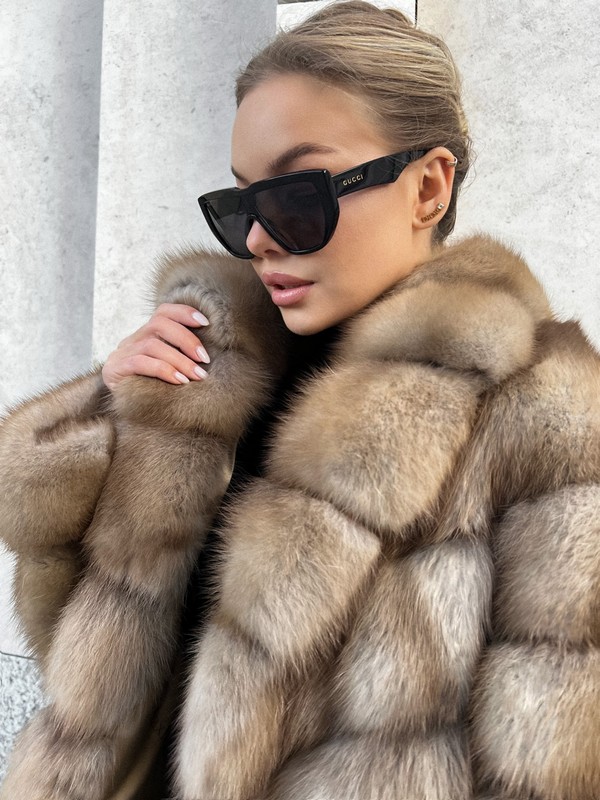  Marten fur coat with diagonal fur layout